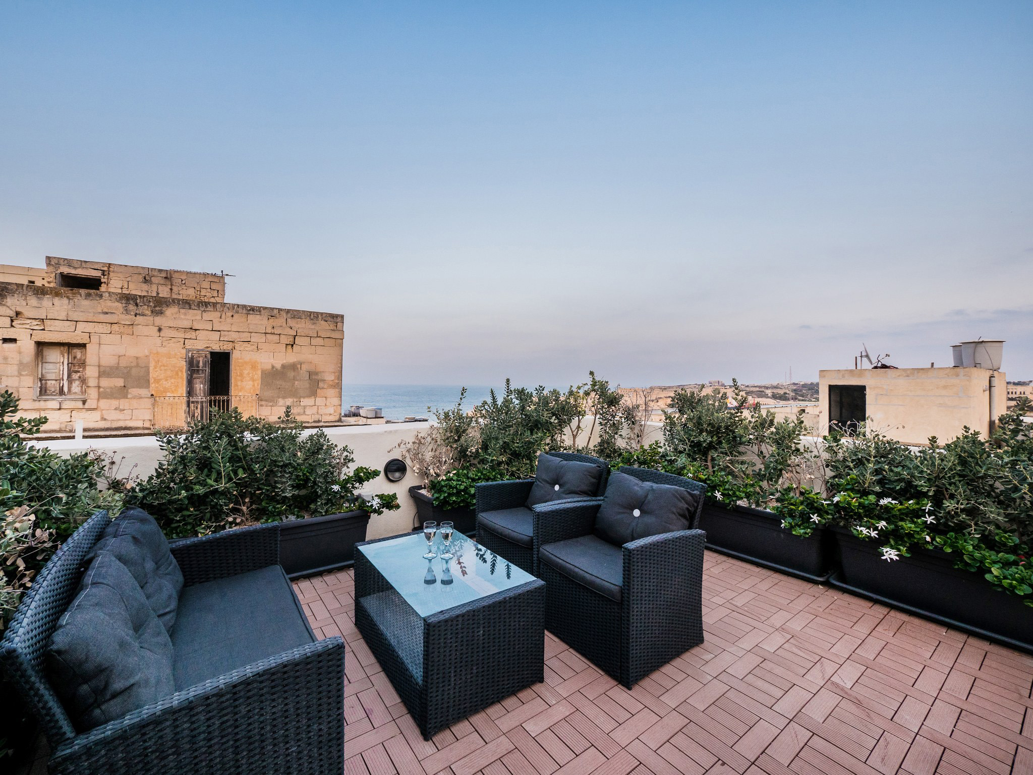 Leadingup Starter Apartments